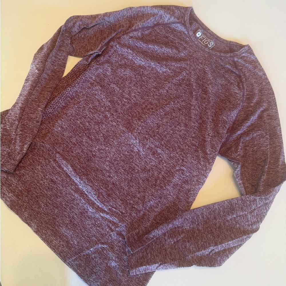 FIGS men’s long sleeve seamless under shirt